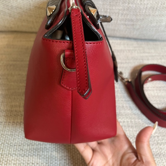 Fendi By The Way Shoulder Bag - Picture 8 of 16